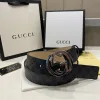 Hochwertiger Gucci Gürtel aus silbernem Rindsleder im klassischen Stil