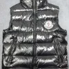 Luxuriöses ärmelloses Moncler-Logo im schwarzen Nylon-Stil