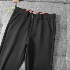 Luxus-Freizeithose von Burberry aus schwarzer Nylon-Freizeitkollektion