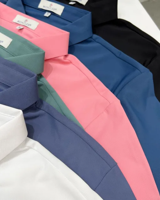 Hochwertige Kurzarm-Freizeitkollektion aus schwarzer Seide von Moncler