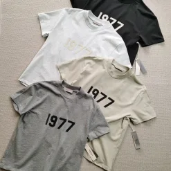 Premium Fear Of God Kurzarm-Kollektion aus schwarzer Baumwolle mit Print