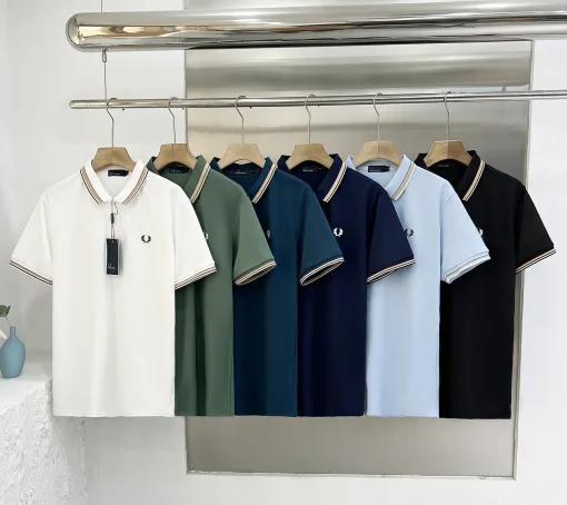 Luxuriöse Kurzarm-Freizeitkollektion aus weißer Seide von Fred Perry