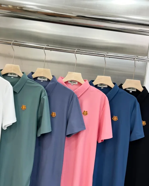 Hochwertige Kenzo Kurzarm-Kollektion mit goldener Seidenstickerei
