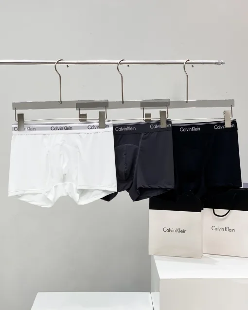 Hochwertige Calvin Klein Unterwäsche in Schwarz aus Seide, atmungsaktiv
