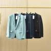 Hochwertiger Thom Browne Mantel Weiß Klassisch Luxus