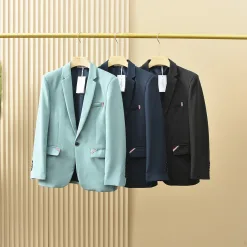 Hochwertiger Thom Browne Mantel Weiß Klassisch Luxus
