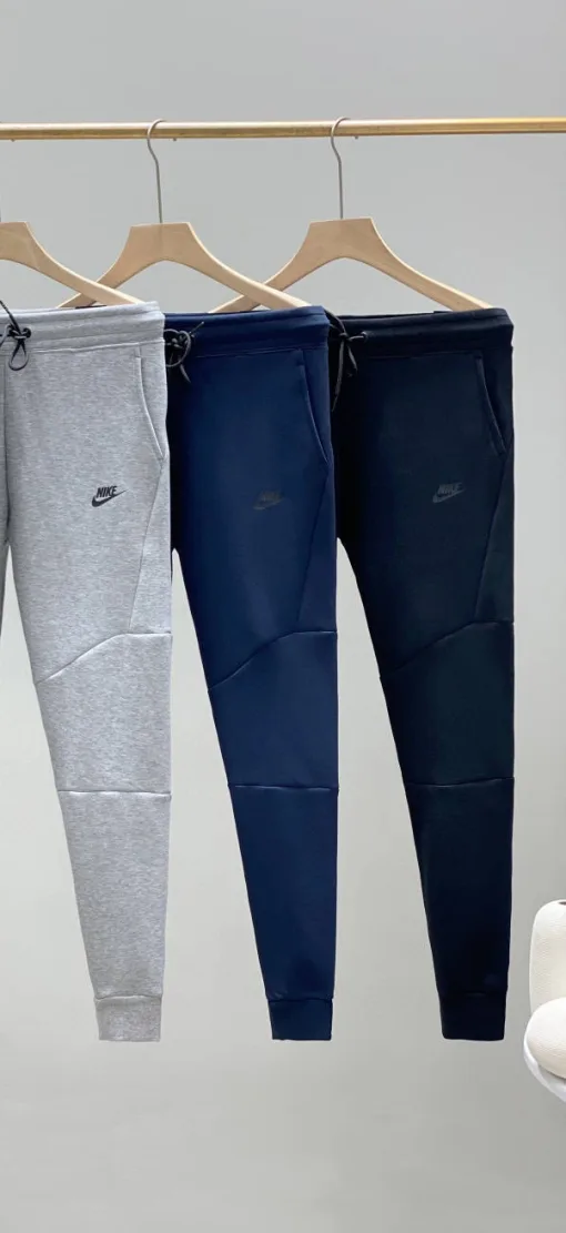 Hochwertige Nike Hose aus schwarzer Baumwolle im Logo-Stil