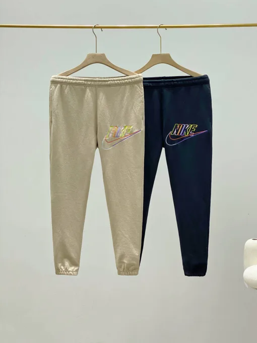 Luxus-Hosen von Nike aus schwarzer Baumwolle mit Stickerei