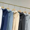 Hochwertige Armani Kurzarmhemden aus weißer Baumwolle im Logo-Stil