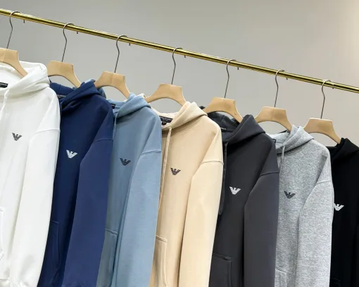 Hochwertige Armani Kurzarmhemden aus weißer Baumwolle im Logo-Stil