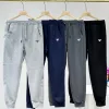 Hochwertige Armani Freizeithose aus schwarzer Baumwolle im Logo-Stil