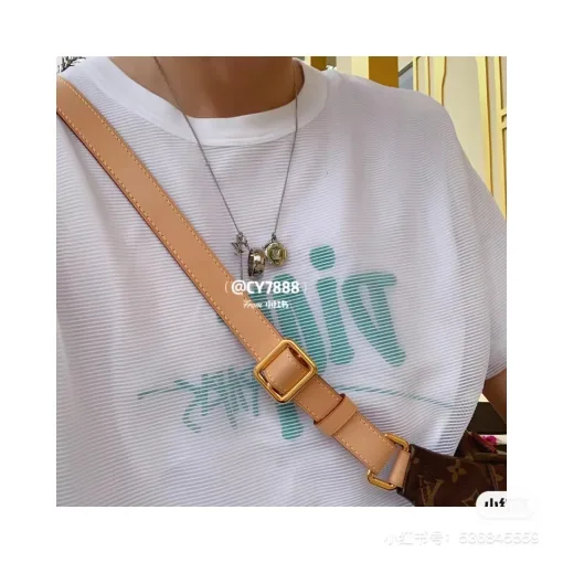 Bestseller Louis Vuitton Halsketten Silber Logo Stil