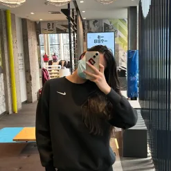 Premium Nike Sweatshirts Rot Strick Chic Style
