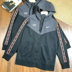 Bestseller Nike Mäntel Schwarz Baumwolle Stil