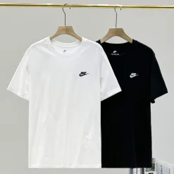 Premium Nike Kurzarmshirt aus schwarzer Baumwolle im klassischen Stil