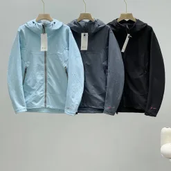 Hochwertige Lululemon-Mäntel im schwarzen Stil