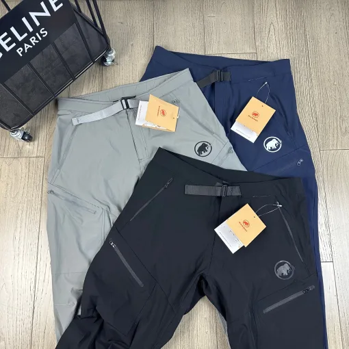 Hochwertige Mammut Hose in schwarzem Nylon mit atmungsaktivem Stil