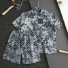 Luxuriöses Kurzarmhemd von Louis Vuitton aus der Blue Denim Print Kollektion