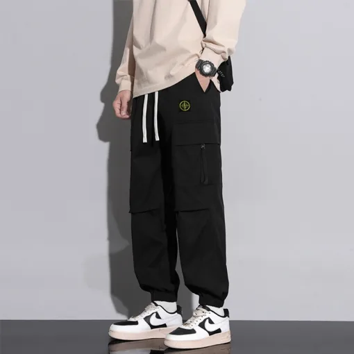 Hochwertiger Overall von Stone Island in Schwarz, schicker Luxus