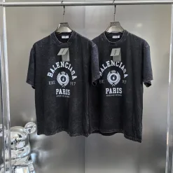 Hochwertiges Balenciaga T-Shirt aus der gewaschenen schwarzen Baumwolle-Kollektion