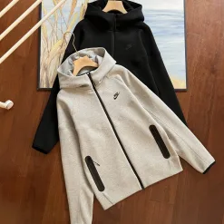 Bestseller Nike Mäntel Schwarze Fleece Casual Kollektion