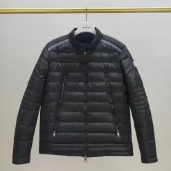 Luxus-Mäntel von Moncler
