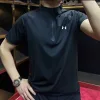 Luxus-Kurzarmshirts von Under Armour im schwarzen Seidenstil