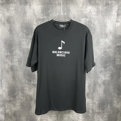 Hochwertiges Balenciaga T-Shirt im Baumwollstil