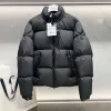 Luxus-Daunenjacken-Lederkollektion von Moncler