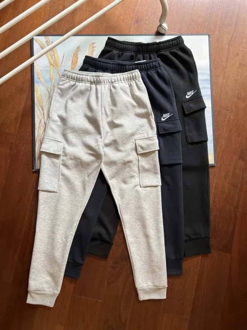 Hochwertiger Nike Overall in Schwarz, Freizeitkollektion