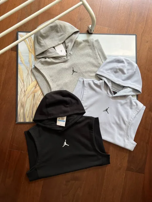 Luxuriöser, ärmelloser Jordan-Strickpullover in Schwarz im sportlichen Stil