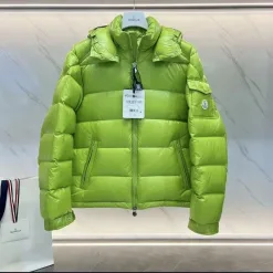 Luxus Moncler Daunenjacken Grün Minimalistische Kollektion