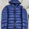 Hochwertige Canada Goose Jacken aus der White Fleece Kollektion