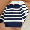 Hochwertige Burberry-Pullover in Blau mit Stickerei