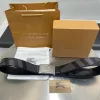 Hochwertiger Burberry Gürtel aus schwarzem Leder, klassischer Luxus