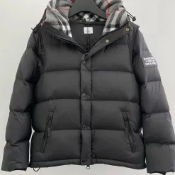 Bestseller Burberry Daunenjacken Schwarz Vintage Luxus