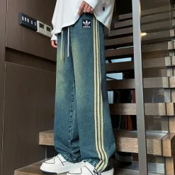 Bestseller der Adidas Jeans Stripe Kollektion