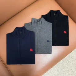 Hochwertiger Burberry-Pullover in Schwarz mit Stickerei