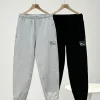 Hochwertige Nike Hose aus grauem Fleece der Solid Collection