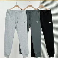 Hochwertige Armani Freizeithose aus silbernem Fleece mit Logo-Kollektion