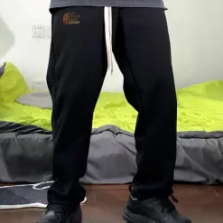 Luxuriöse Gucci Straight-Leg-Hose im grauen Fleece-Logo-Stil