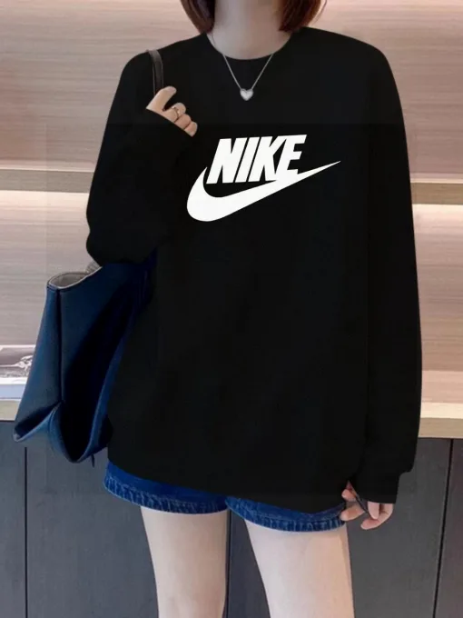 Hochwertiger Nike Hoodie mit silbernem Logo, Luxus