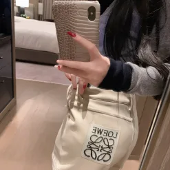 Luxus-Shorts aus der Jacquard-Kollektion von Loewe