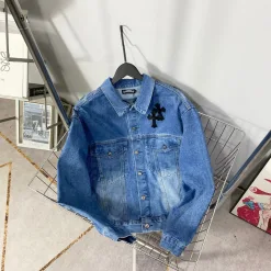 Luxus-Jacken von Chrome Hearts aus der Black Denim Washed Collection