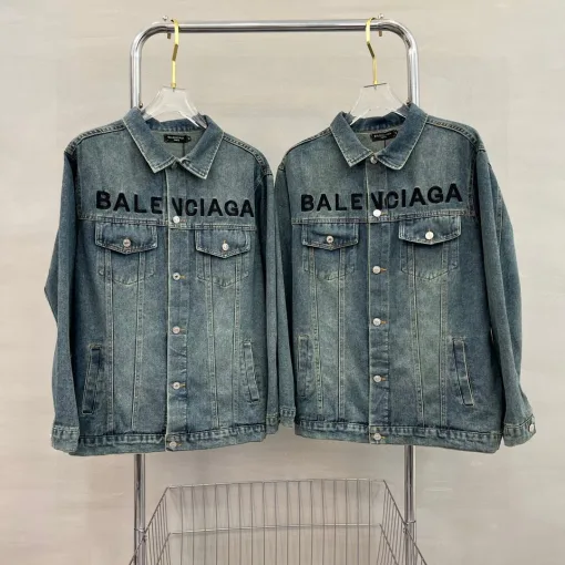 Premium Balenciaga Mäntel Schwarzer Denim Bestickter Stil