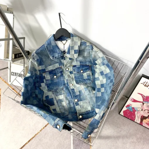 Luxus-Jacken von Louis Vuitton aus der Denim-Farbverlaufskollektion