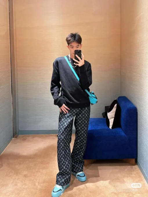 Bestseller-Kollektion aus Kalbsleder-Stickereien von Louis Vuitton Jeans
