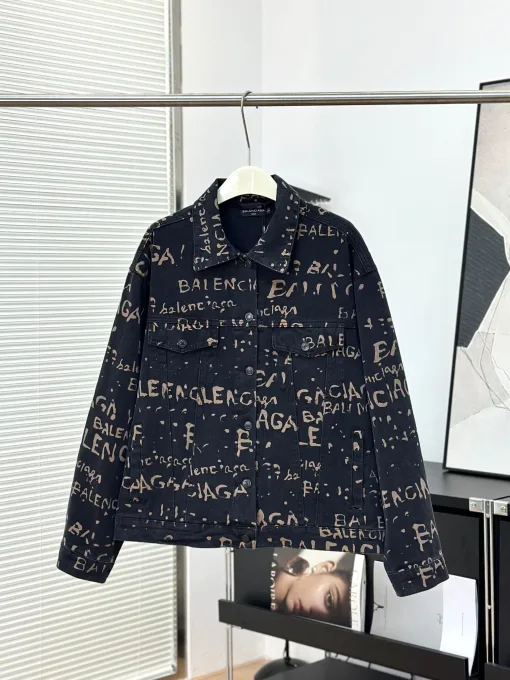 Meistverkaufte Balenciaga-Jacken im Denim-Washed-Stil