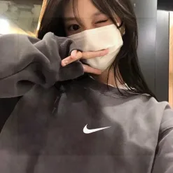 Premium Nike Hoodie in schwarzem Fleece-Print-Stil