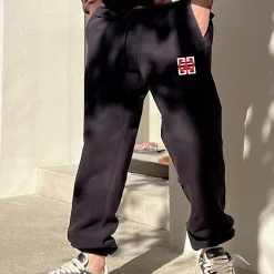 Luxuriöse Jogginghose von Givenchy im grauen Fleece-Logo-Stil